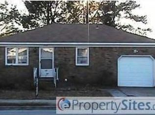 1729 Sparrow Rd, Chesapeake, VA 23320