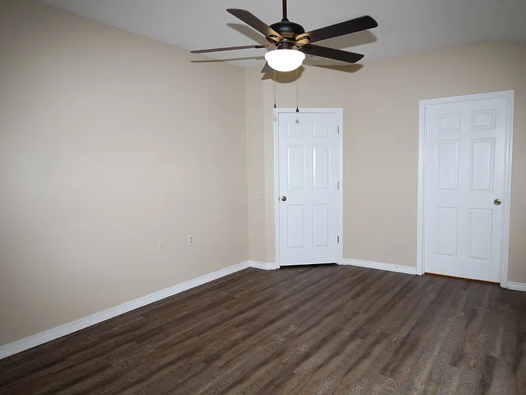 130 Wildflower Ln — Photo 7