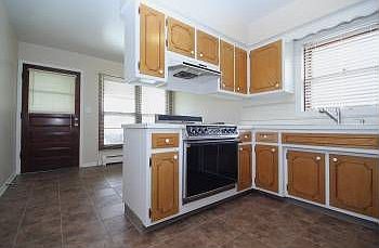 3rd image of 275 Wayne Ct APT 2