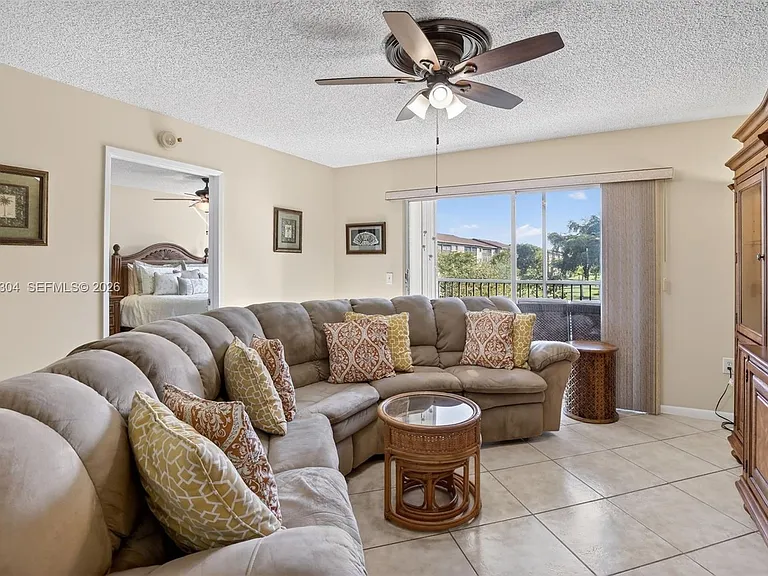 1651 SW 127th Ave #305A — Photo 2
