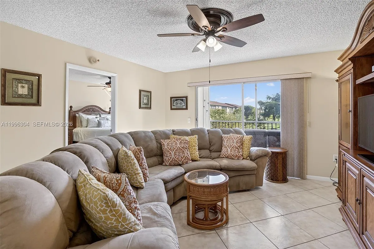 Building Photo - 1651 SW 127th Ave #305A