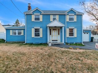 39 Hartwick St, Springfield, MA 01108