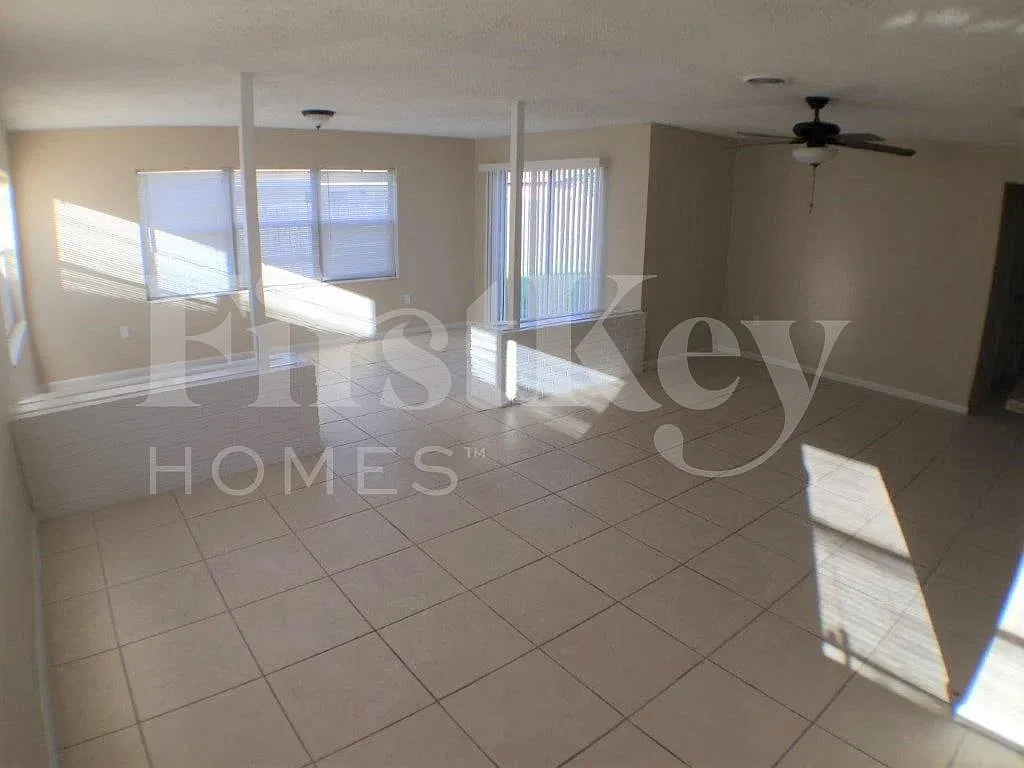 3 bed, 2.0 bath, 1476 sqft, $3,480 — Photo 3