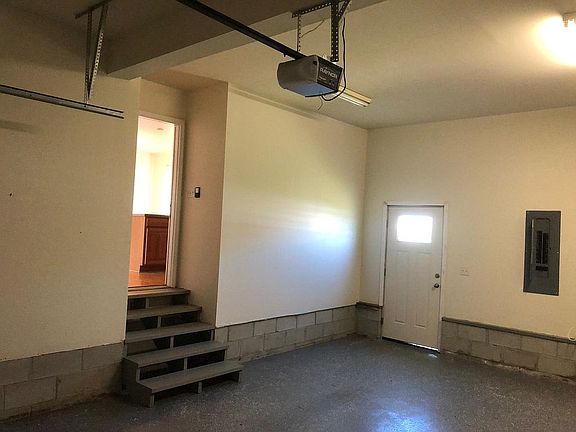 4th image of 183 Nina Ln