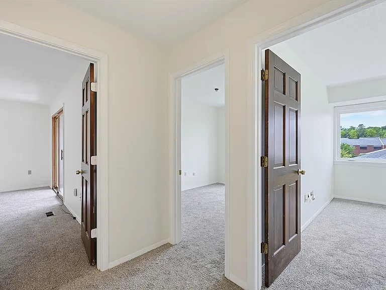 52 Rosewood Dr #52 — Photo 32