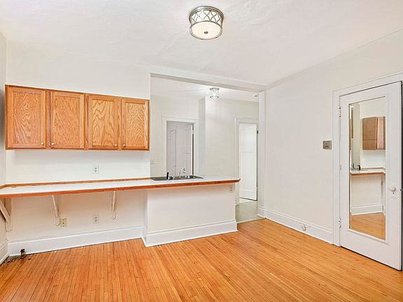 5th image of 2871 Irving Ave S #24