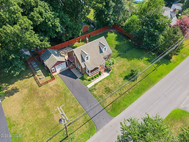 5th image of 9 Sutherland Drive