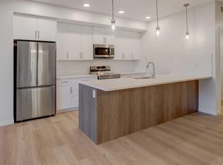 245 S Edith Pl NW #118, Calgary, AB T3R 2E1