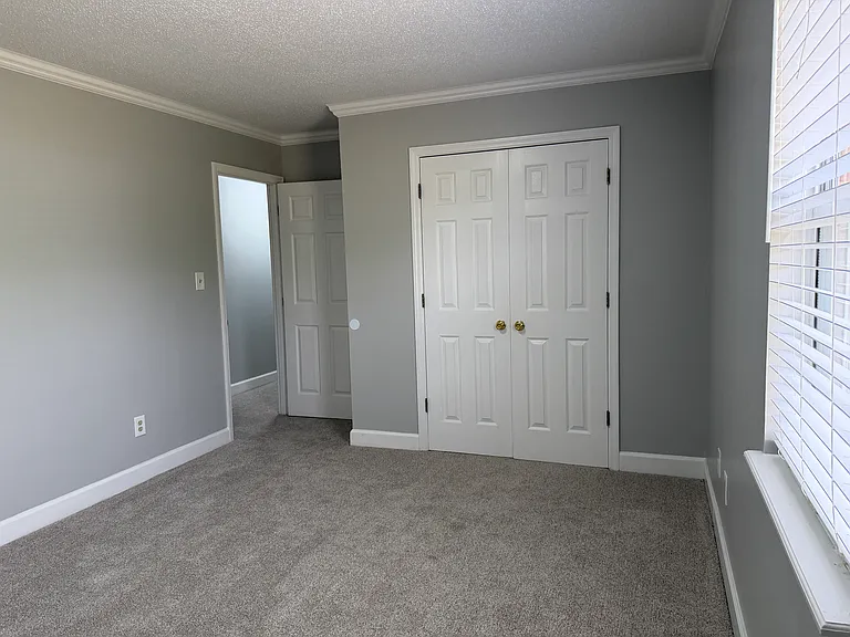 154 Century Rd E — Photo 17