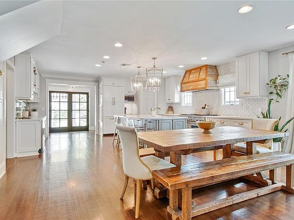 5th image of 1519 Homer St