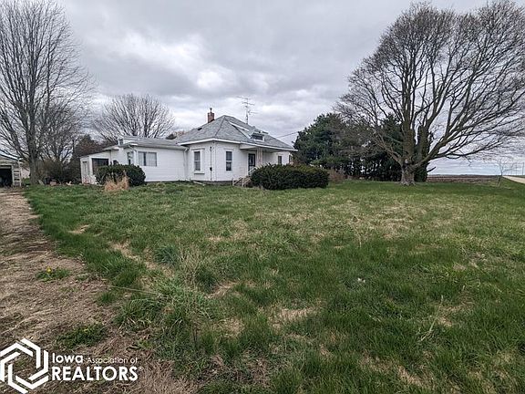 2nd image of 1227 Township Road 1800e