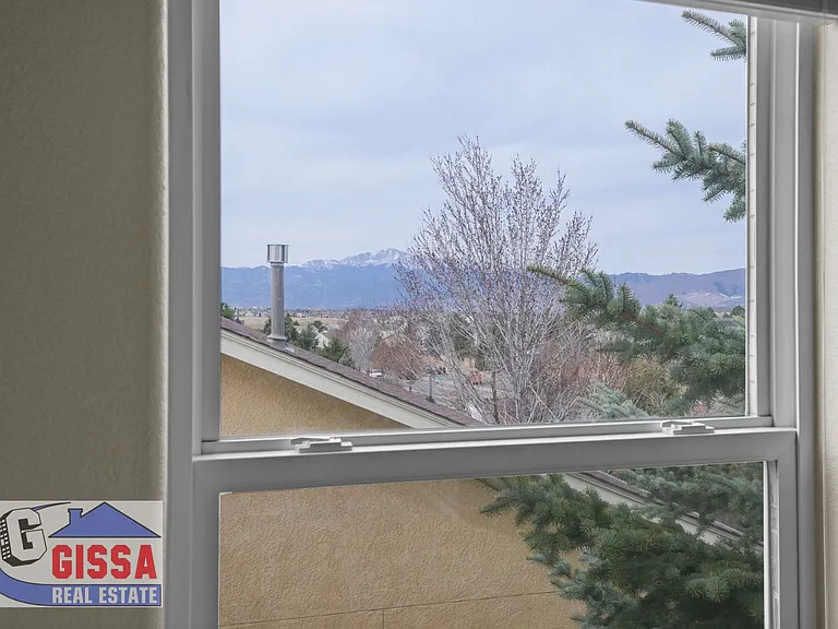 5532 Mountain Garland Dr — Photo 23