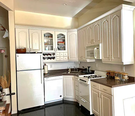 Rented by Oxford Property Group | media 19