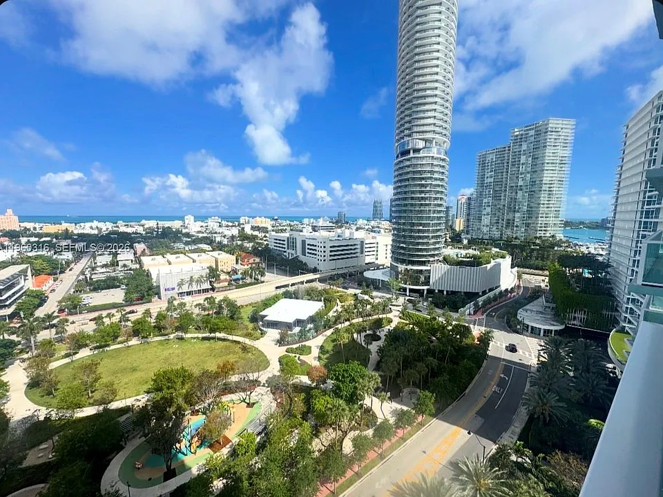 650 West Ave #1704