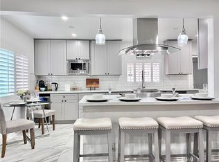 10864 Colima Rd, Whittier, CA 90604