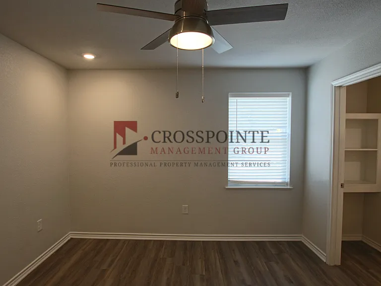 1927 Lindbergh Dr #301 — Photo 53