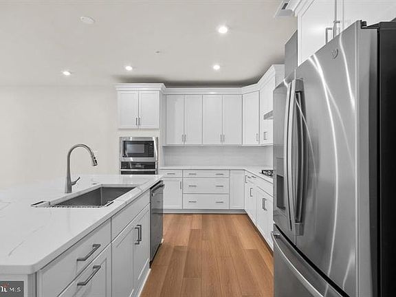 3rd image of 23679 Bolton Cres #12-101