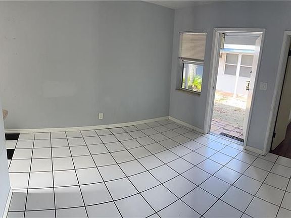 5th image of 1021 NE 2nd St #2