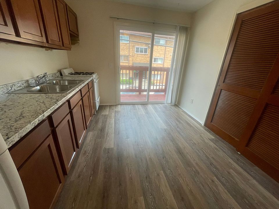 Woodley Court Apartments 3906 W Sylvania Ave Toledo OH Zillow