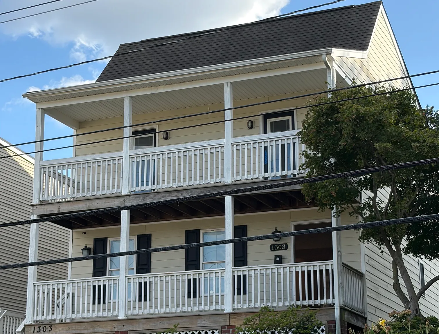 5 bed, 1800 sqft, $3,200 — Photo 1
