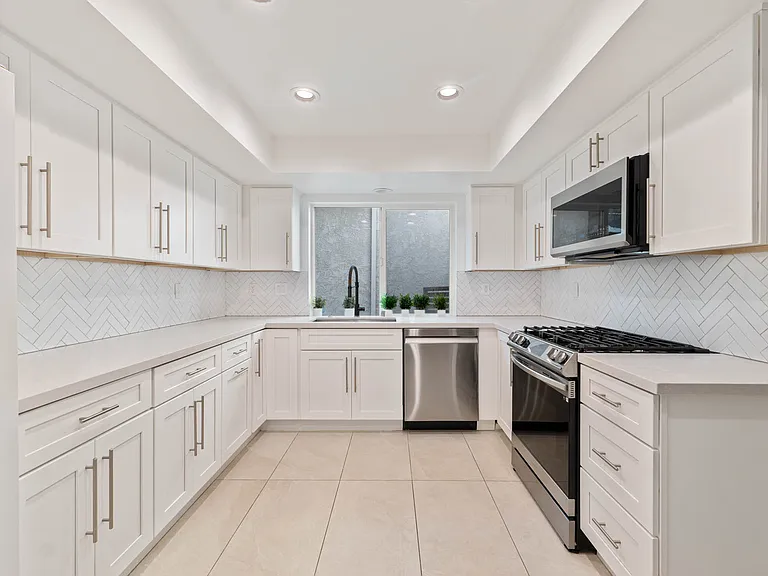 4208 Morro Dr — Photo 11
