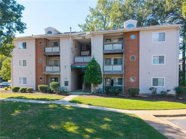 12869 Daybreak Cir, Newport News, VA 23602