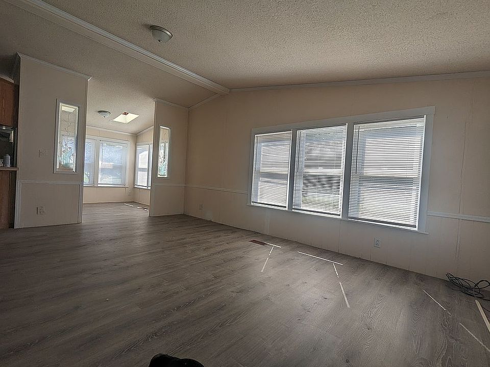 1st image of 74 Cypress Ln