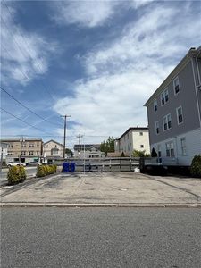 8 Nahant St, Providence, RI, 02904