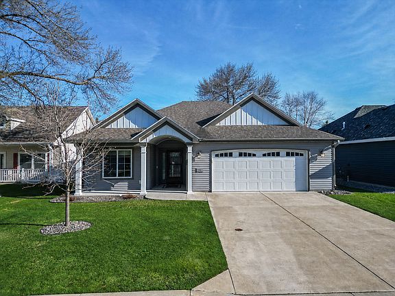 2nd image of 28 Waterford Ln