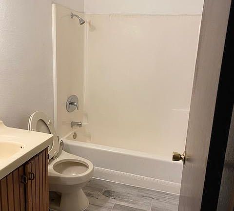 3rd image of 6934 Parkside Ave