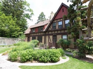 21 Van Vleck St, Montclair, NJ 07042