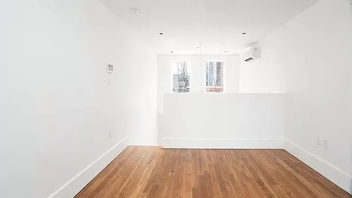 Rented by Nooklyn NYC LLC | media 44