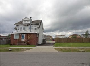 98 Poinciana Pkwy, Cheektowaga, NY 14225