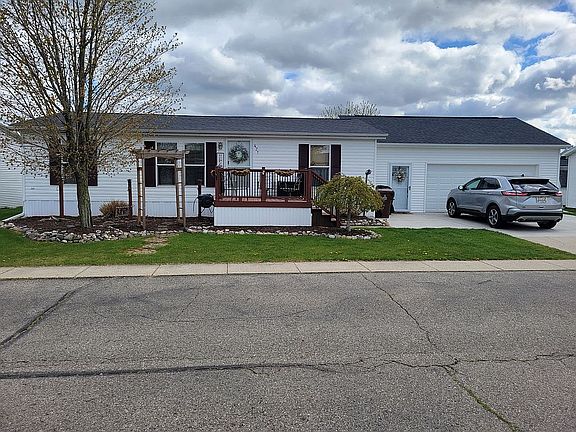 2nd image of 421 Birds Nest Ln