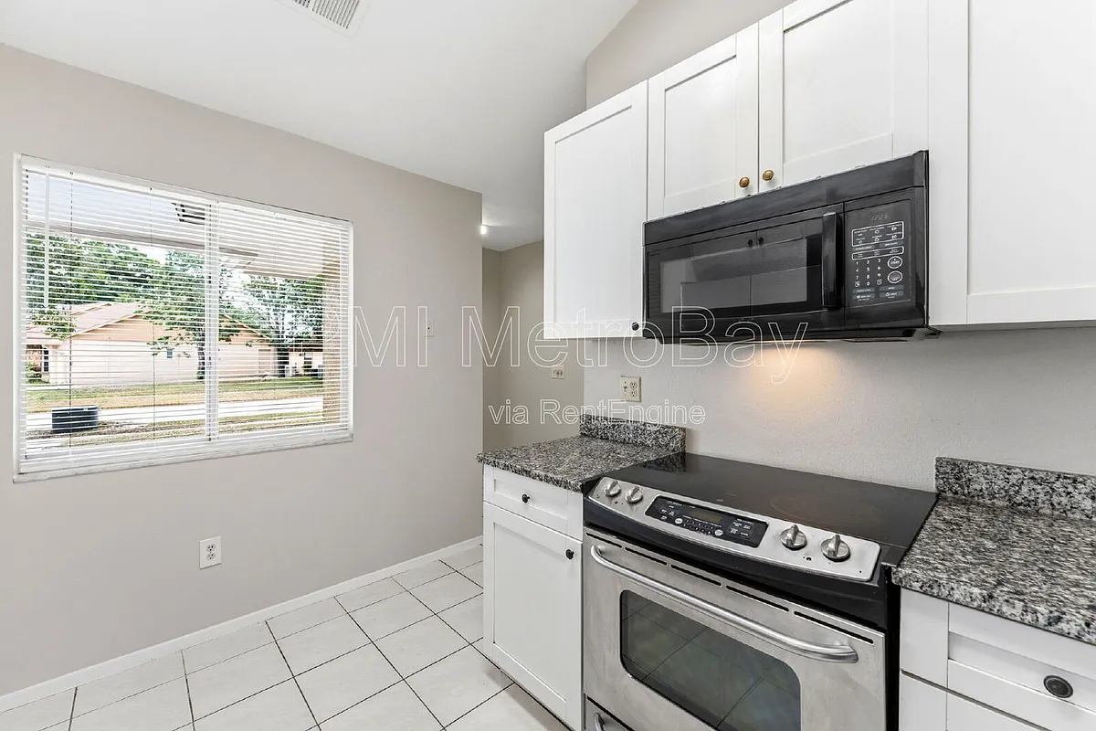 Building Photo - 3306 Laurel Dale Dr