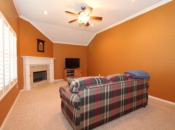 2nd image of 2614 Loyola St