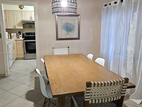 5th image of 4628 Bougainvilla Dr