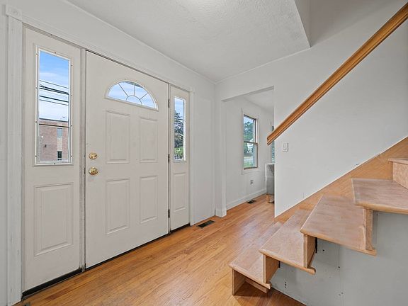 4th image of 119 Winn St