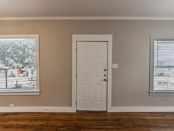 5th image of 206 Hoover Ave