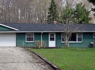 10940 Howard Dr, Chardon, OH 44024