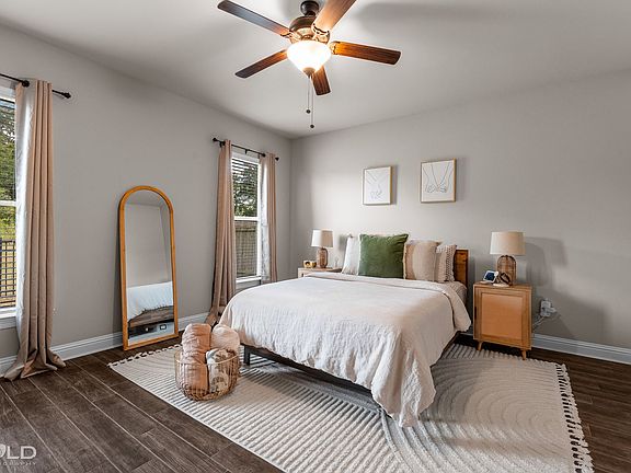 4th image of 467 Mangrove Ln