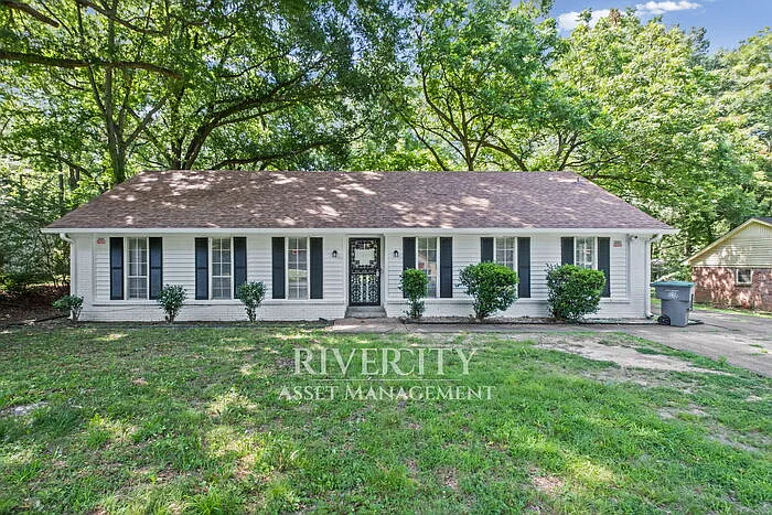 895 Brownlee Rd
