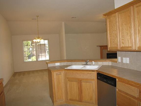 4th image of 2608 Deer Run Dr