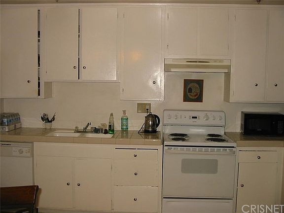 5th image of 22855 Vanowen St APT 2