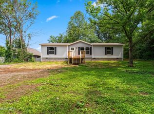 303 E Memorial Dr, Decatur, TN 37322