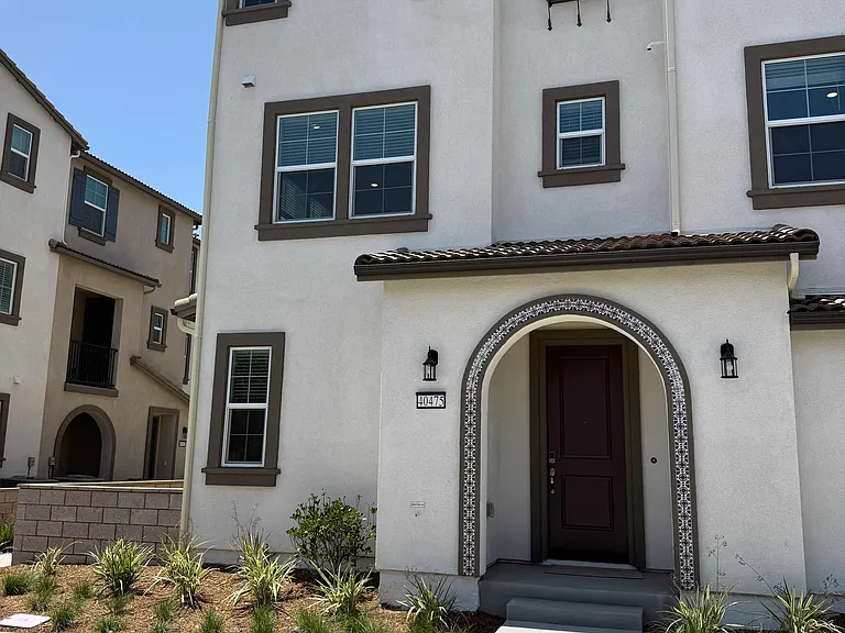 40475 Melrose Dr — Photo 2