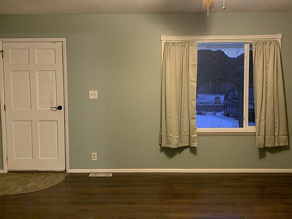 4th image of 54677 Suburban Dr
