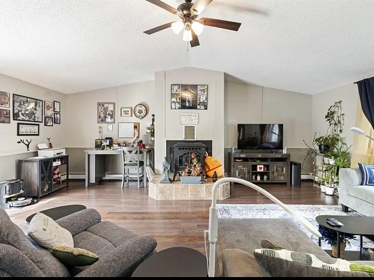 213 Bentley Dr — Photo 6