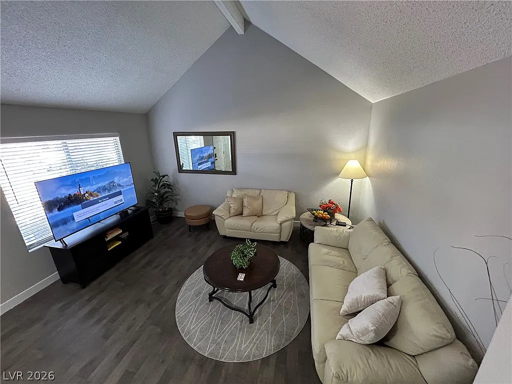 4 bed, 2.5 bath, 1493 sqft, $2,399 — Photo 1