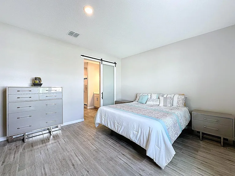 1042 Heirloom Dr — Photo 4